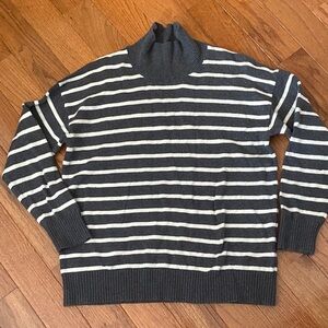 Banana Republic Factory Women’s Grey and White Striped Mock Neck Sweater